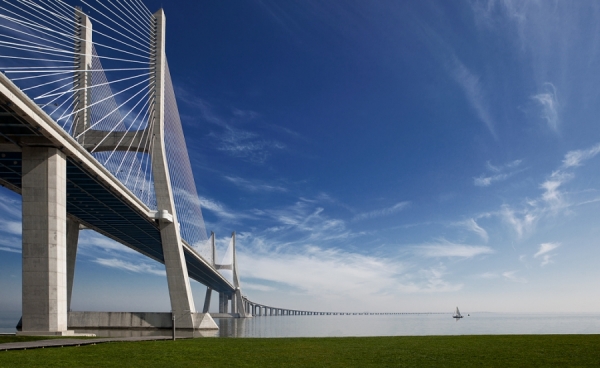 Photograph Ralph Penno Lissabonbridge001 on One Eyeland